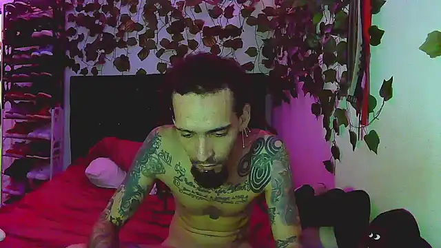 Snapshot of caribbeanlover1 chatting on 12.20.24 caribbeanlover1 online show from 12.20.24