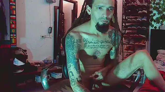 Snapshot of caribbeanlover1 chatting on 12.29.24 caribbeanlover1 online show from 12.29.24