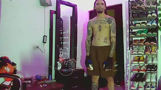 Snapshot of caribbeanlover1 chatting on 01.05.25 caribbeanlover1 online show from 01.05.25