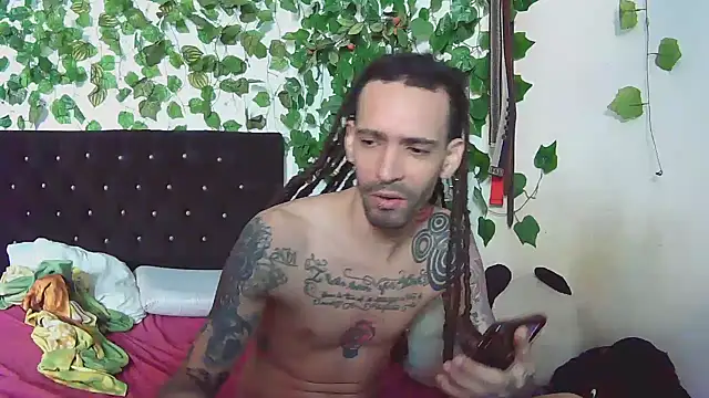 Snapshot of caribbeanlover1 chatting on 01.15.25 caribbeanlover1 online show from 01.15.25