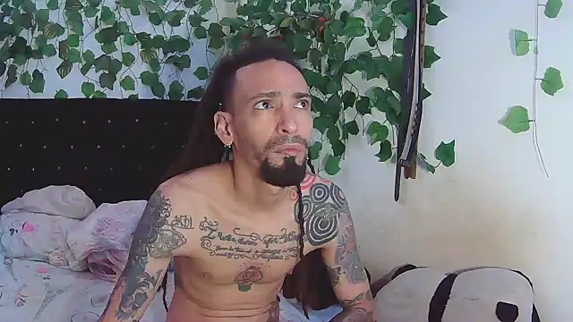 Snapshot of caribbeanlover1 chatting on 03.18.25 caribbeanlover1 online show from 03.18.25