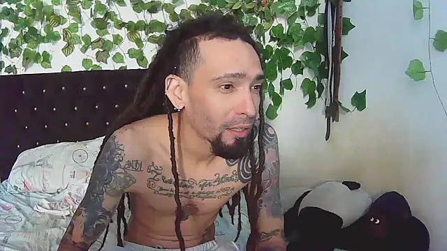 Snapshot of caribbeanlover1 chatting on 03.22.25 caribbeanlover1 online show from 03.22.25