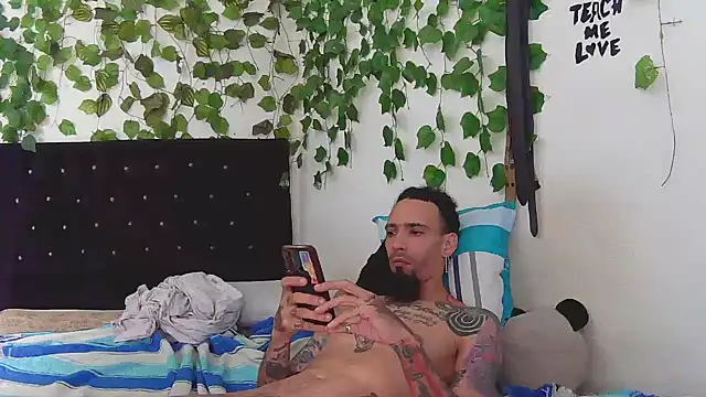 Snapshot of caribbeanlover1 chatting on 10.02.25 caribbeanlover1 online show from 10.02.25