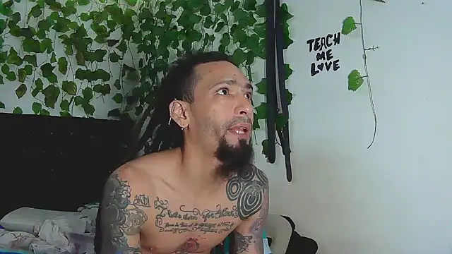 Snapshot of caribbeanlover1 chatting on 10.08.25 caribbeanlover1 online show from 10.08.25