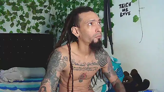 Snapshot of caribbeanlover1 chatting on 10.10.25 caribbeanlover1 online show from 10.10.25