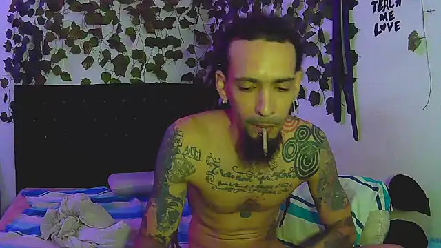 Snapshot of caribbeanlover1 chatting on 10.14.25 caribbeanlover1 online show from 10.14.25