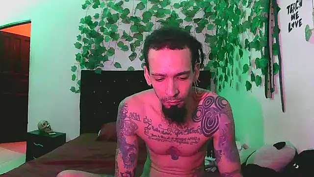 Snapshot of caribbeanlover1 chatting on 11.04.25 caribbeanlover1 online show from 11.04.25