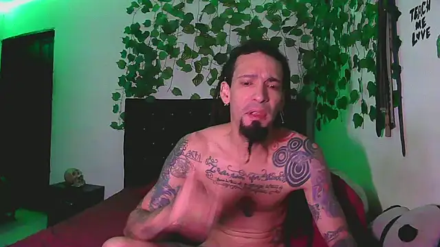 Snapshot of caribbeanlover1 chatting on 11.05.25 caribbeanlover1 online show from 11.05.25