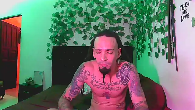 Snapshot of caribbeanlover1 chatting on 11.08.25 caribbeanlover1 online show from 11.08.25