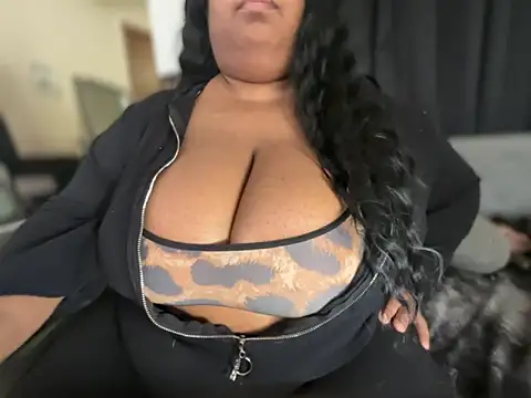 EbonyGoddessKira online show from 12.16.25