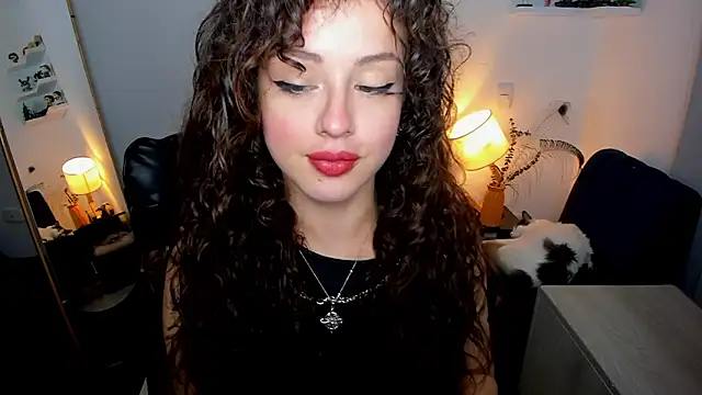 Cassandra Caiin online show from 03.23.26