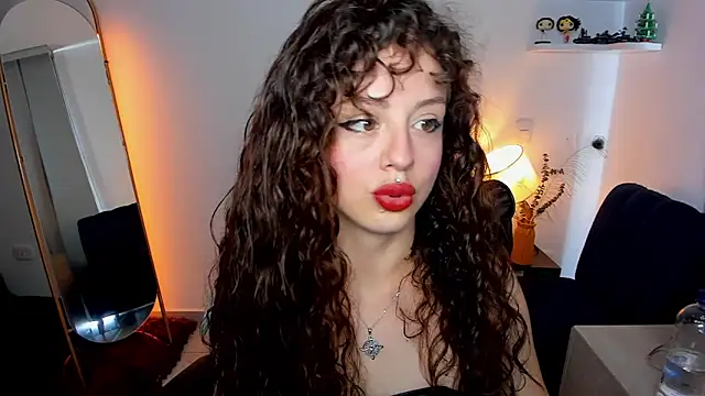 Cassandra Caiin online show from 03.30.26