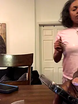 realninafame online show from 10.04.25