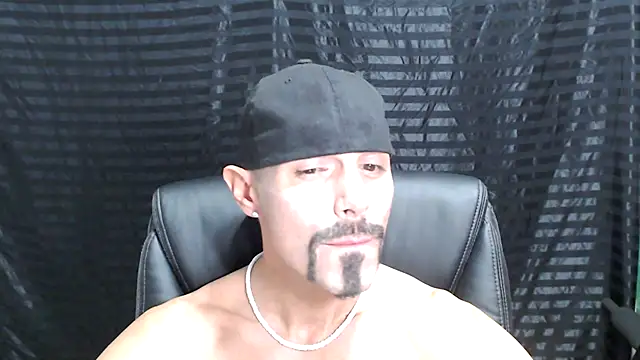Snapshot of ThickD2C chatting on 12.14.24 ThickD2C online show from 12.14.24