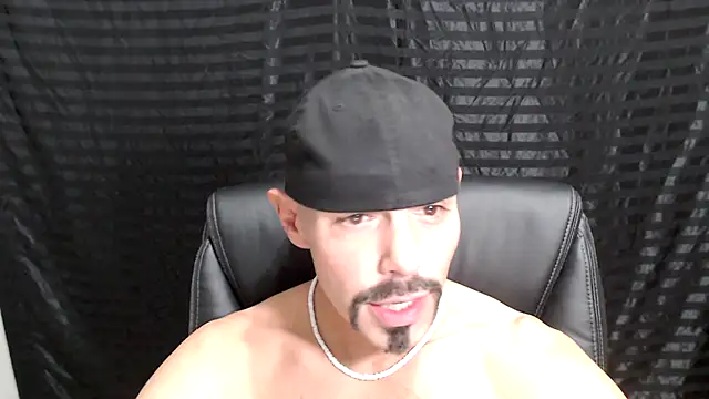 Snapshot of ThickD2C chatting on 12.30.24 ThickD2C online show from 12.30.24