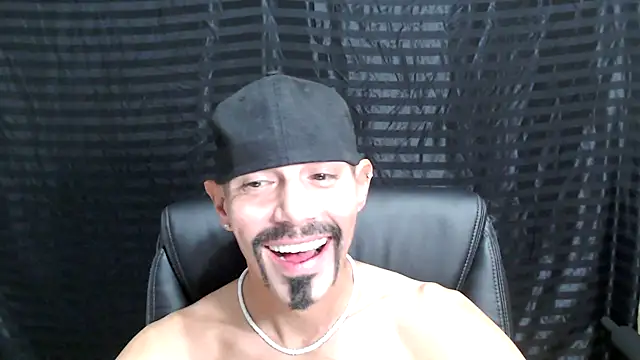 Snapshot of ThickD2C chatting on 01.02.25 ThickD2C online show from 01.02.25