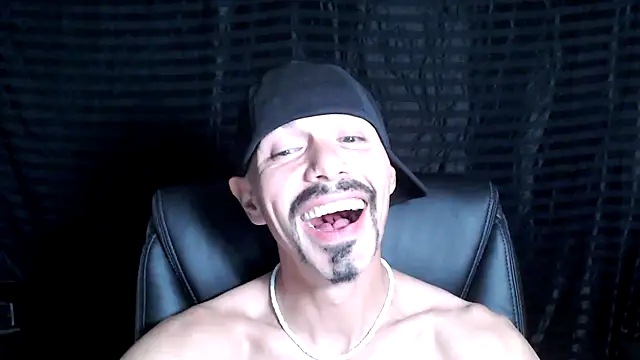 Snapshot of ThickD2C chatting on 01.25.25 ThickD2C online show from 01.25.25