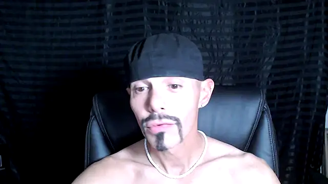 Snapshot of ThickD2C chatting on 01.26.25 ThickD2C online show from 01.26.25