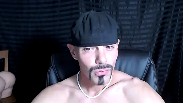 Snapshot of ThickD2C chatting on 02.16.25 ThickD2C online show from 02.16.25