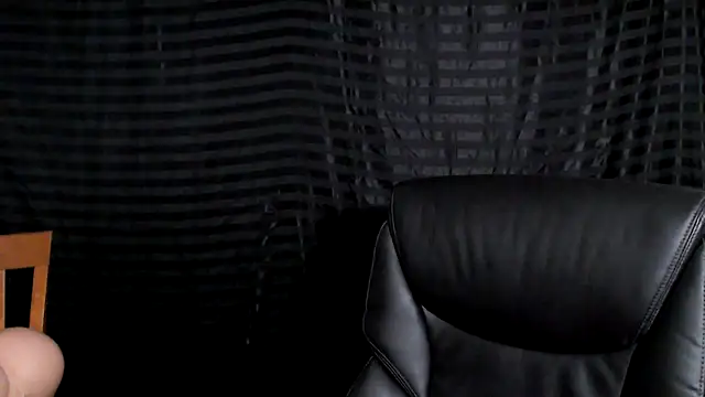 Snapshot of ThickD2C chatting on 03.03.25 ThickD2C online show from 03.03.25
