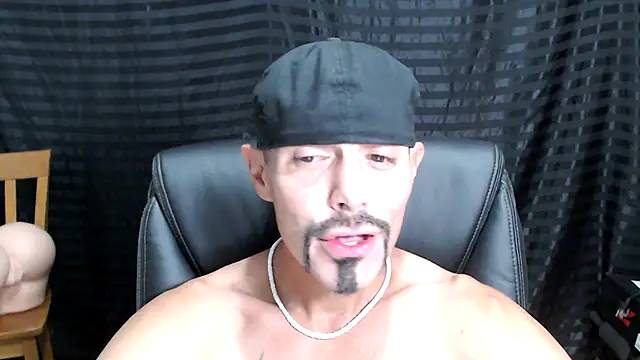 Snapshot of ThickD2C chatting on 03.09.25 ThickD2C online show from 03.09.25