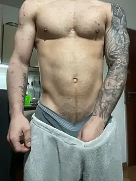 Snapshot of srmisterio09 chatting on 09.14.25 srmisterio09 online show from 09.14.25