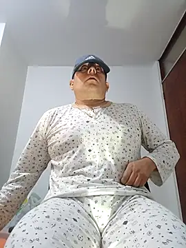 chicoguapo8 online show from 10.11.25