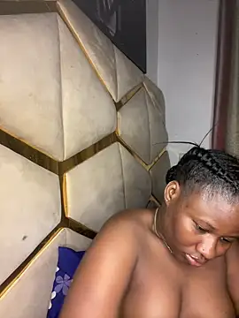 catty3232 online show from 10.15.25