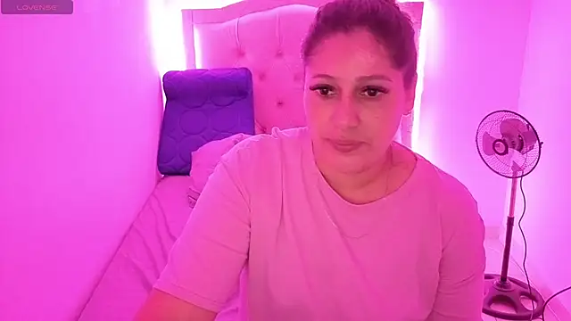 Nazlyy30 online show from 10.03.25