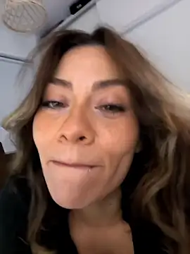 Snapshot of SamyJones9 chatting on 10.26.25 SamyJones9 online show from 10.26.25