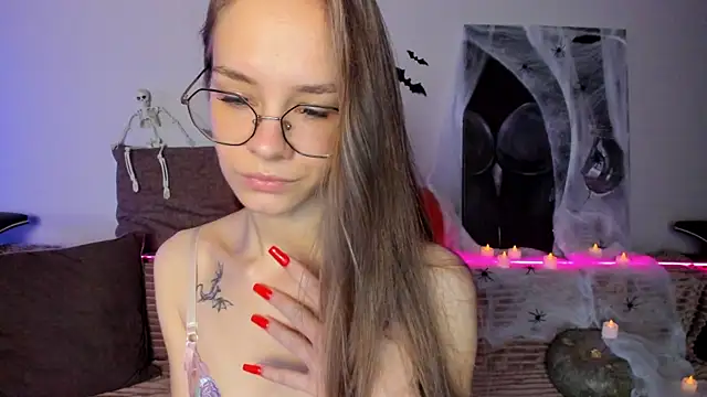 Snapshot of Sunbeam69 chatting on 10.31.25 Sunbeam69 online show from 10.31.25