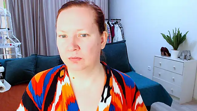 GoddessLara online show from 10.17.25