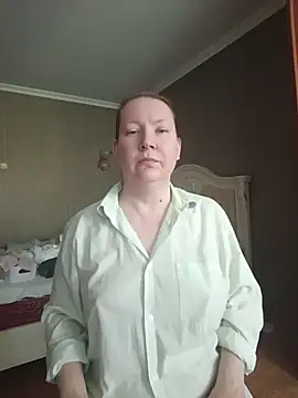 Snapshot of GoddessLara chatting on 06.30.26 GoddessLara online show from 06.30.26