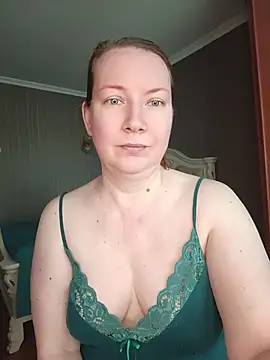 Snapshot of GoddessLara chatting on 07.10.26 GoddessLara online show from 07.10.26