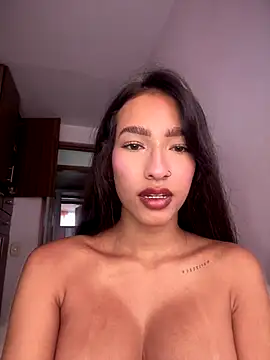 Snapshot of DulceLenns chatting on 10.09.25 DulceLenns online show from 10.09.25