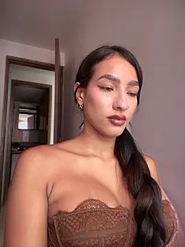 Snapshot of DulceLenns chatting on 10.16.25 DulceLenns online show from 10.16.25