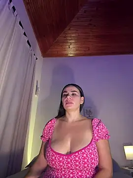 Snapshot of MeganDupont chatting on 12.15.24 MeganDupont online show from 12.15.24