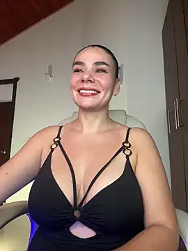 Snapshot of MeganDupont chatting on 12.21.24 MeganDupont online show from 12.21.24