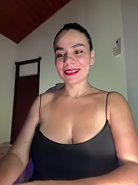 Snapshot of MeganDupont chatting on 01.04.25 MeganDupont online show from 01.04.25