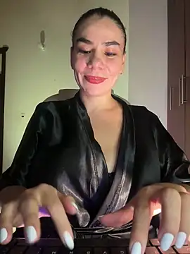 Snapshot of MeganDupont chatting on 02.08.25 MeganDupont online show from 02.08.25