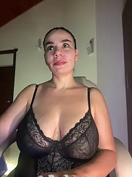 Snapshot of MeganDupont chatting on 02.14.25 MeganDupont online show from 02.14.25