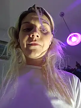 Snapshot of ScarletCallings420 chatting on 02.27.25 ScarletCallings420 online show from 02.27.25