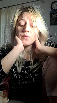 Snapshot of ScarletCallings420 chatting on 02.28.25 ScarletCallings420 online show from 02.28.25