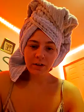 ScarletCallings420 online show from 11.24.25