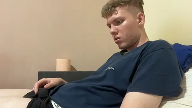 Snapshot of sexybooii6968 chatting on 09.13.25 sexybooii6968 online show from 09.13.25