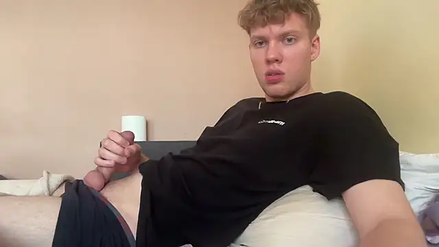 Snapshot of sexybooii6968 chatting on 10.25.25 sexybooii6968 online show from 10.25.25