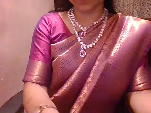 Snapshot of Pinky_4 chatting on 06.25.26 Pinky 4 online show from 06.25.26