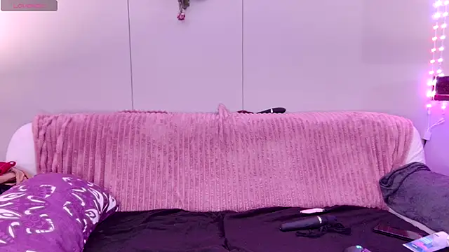 Snapshot of ScarletCarnal chatting on 10.10.25 ScarletCarnal online show from 10.10.25