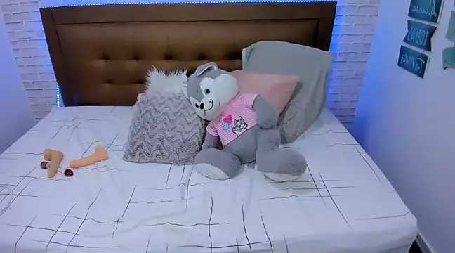 olivia love  online show from 12.10.24