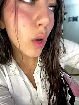 MiaJones21 online show from 12.06.24